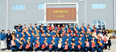 伟易博医药召开2020年度先进表扬暨2021年新春干部员工代表大会