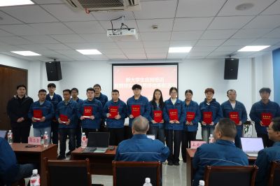 “谢谢你，，，，，，，师傅!”——伟易博医药2025优异师徒同台闪灼！